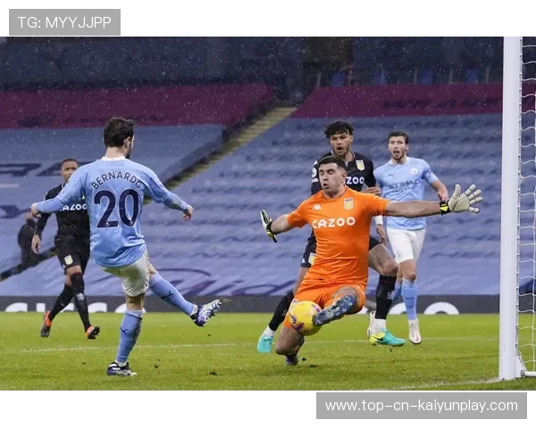 劳塔罗被动倒地依旧完成有效射门：展现超凡能力的瞬间