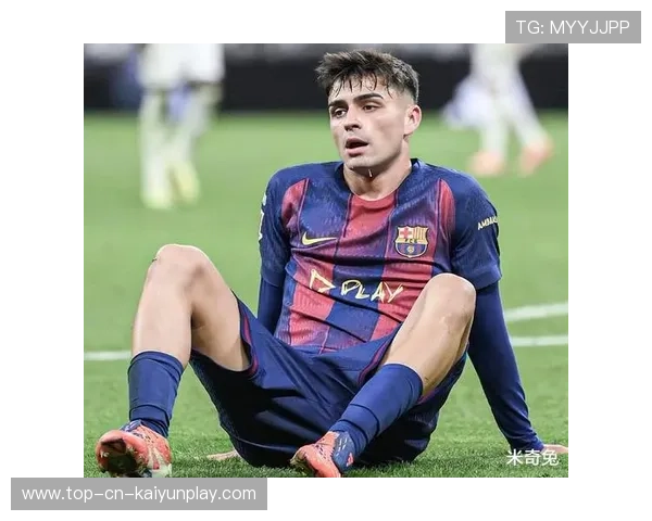 巴萨三人包夹断球瞬间转攻,佩德里直塞节奏完美 巴萨三人包夹断球瞬间转攻,佩德里直塞节奏完美